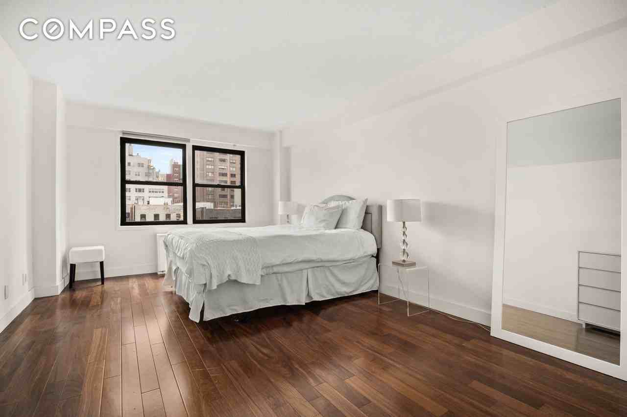 520 E 81st St #9H - Photo 6 of 9