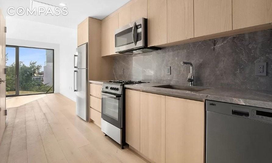 567 Ocean Ave #A607 - Photo 3 of 12