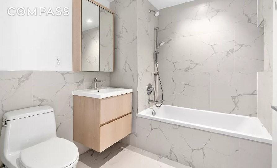 567 Ocean Ave #A607 - Photo 4 of 12