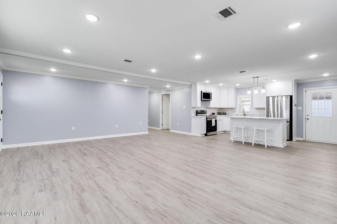 4444 Main Hwy - Photo 3 of 16