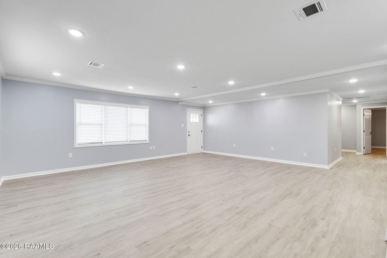 4444 Main Hwy - Photo 4 of 16