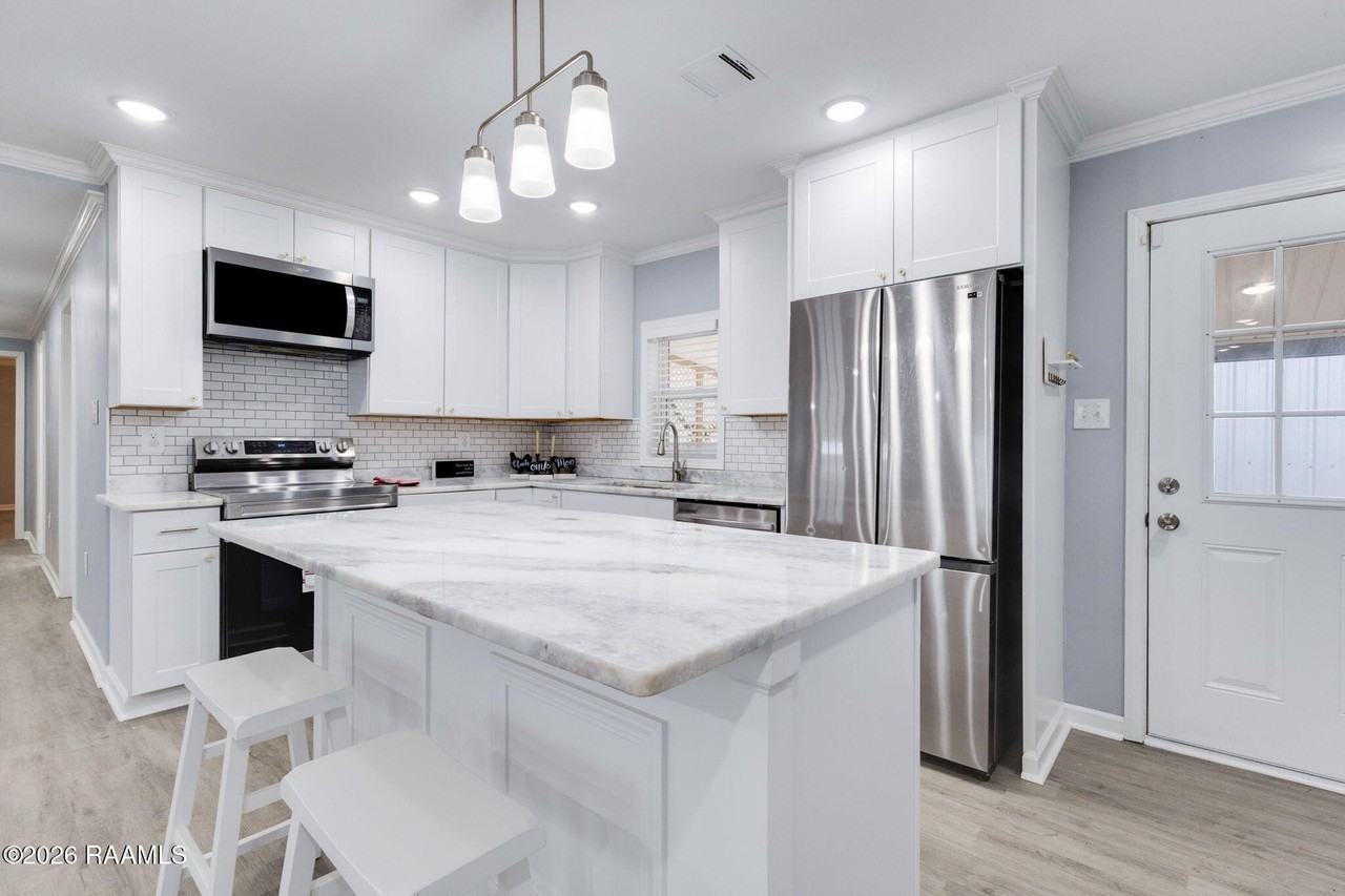 4444 Main Hwy - Photo 6 of 16