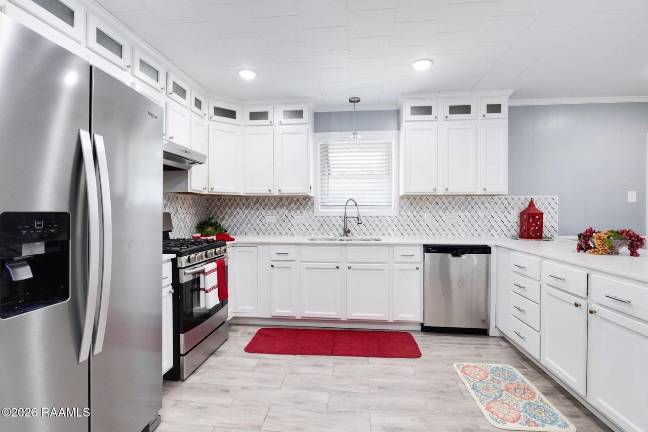 2208 Segura Rd - Photo 2 of 18