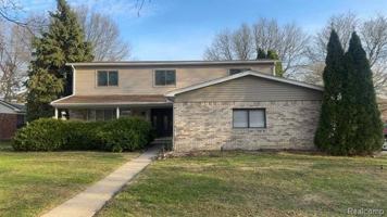 featured image of 3960 Kings Point Dr