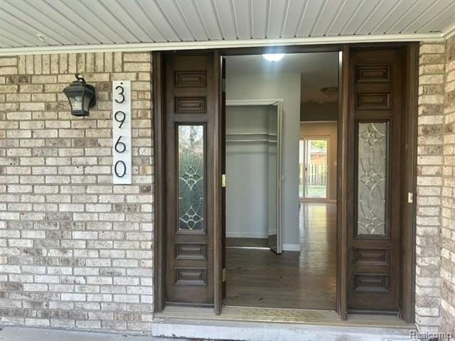 3960 Kings Point Dr - Photo 4 of 34