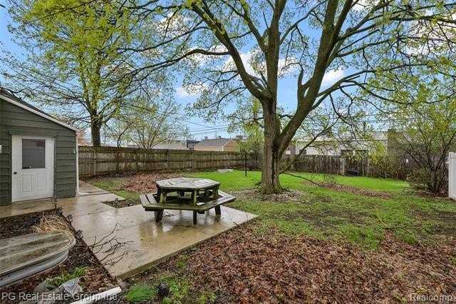 4307 Cooper Ave - Photo 6 of 26