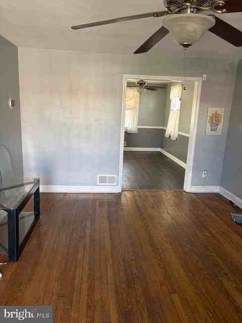 3901 Kenyon Ave - Photo 3 of 19
