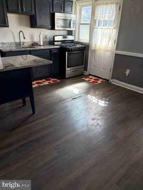 3901 Kenyon Ave - Photo 5 of 19