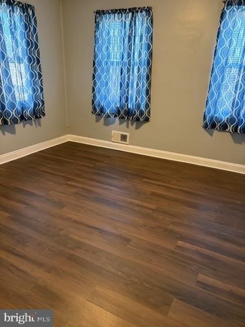 3901 Kenyon Ave - Photo 7 of 19