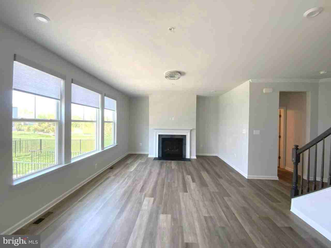 5763 Hawk Ridge Rd - Photo 4 of 50