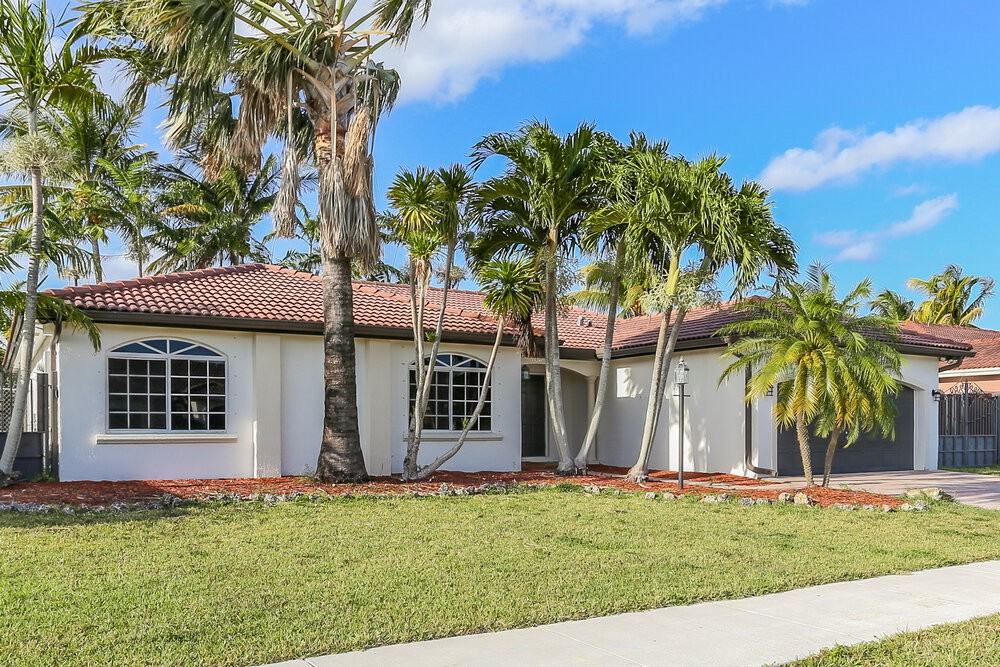 15439 Sw 172nd Ter - Photo 2 of 15