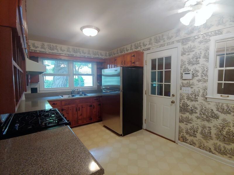 1248 Park Boulevard - Photo 7 of 10