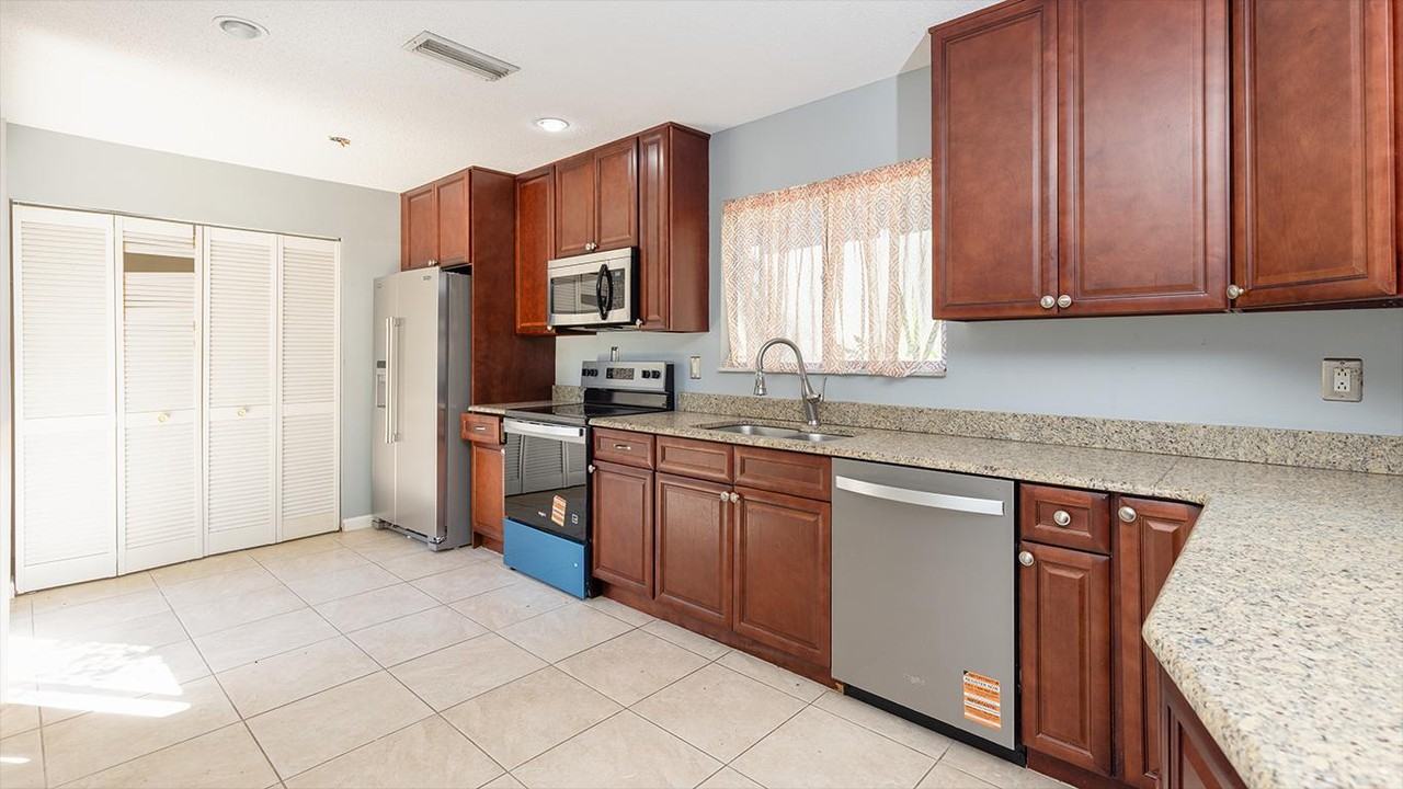 161 Pine Cone Trl - Photo 6 of 11