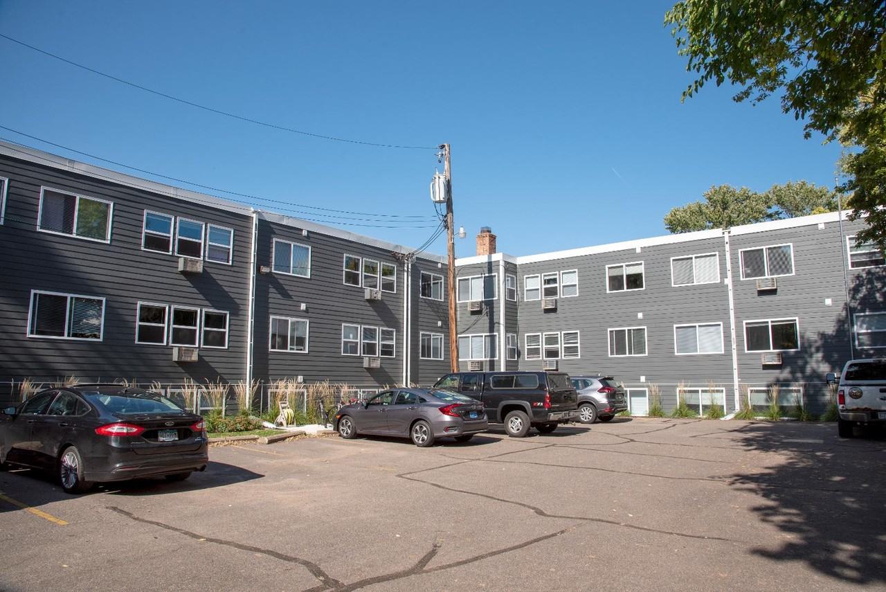 410 Apartments - Photo 6 of 8