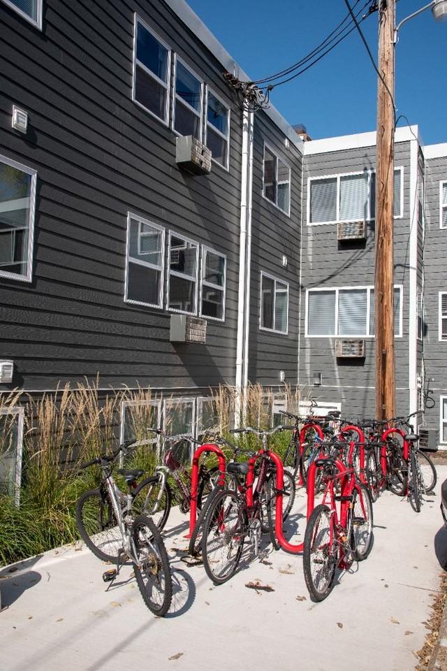 410 Apartments - Photo 7 of 8