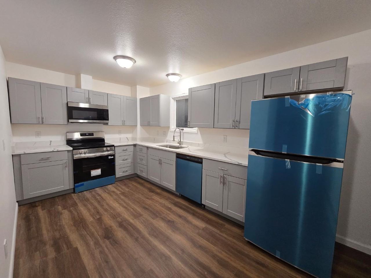 423 N Lane St - Photo 3 of 10