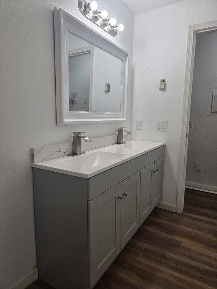 423 N Lane St - Photo 5 of 10