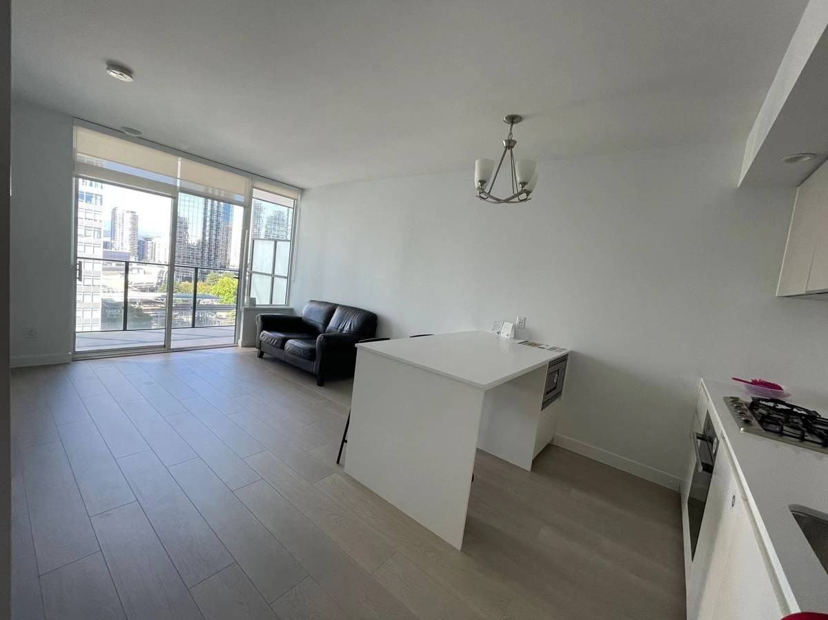 6500 Telford Avenue - Photo 3 of 10