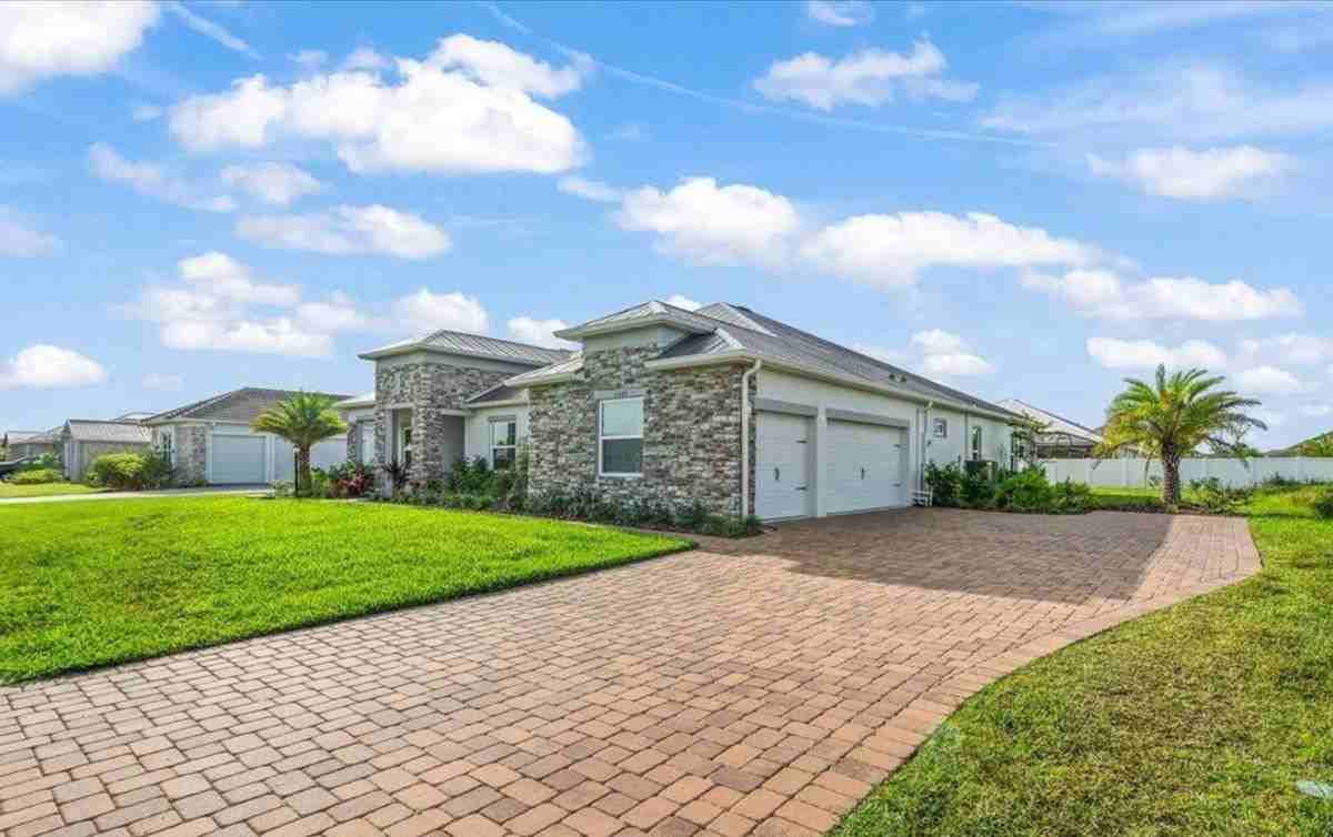 5089 Realm Run - Photo 2 of 48