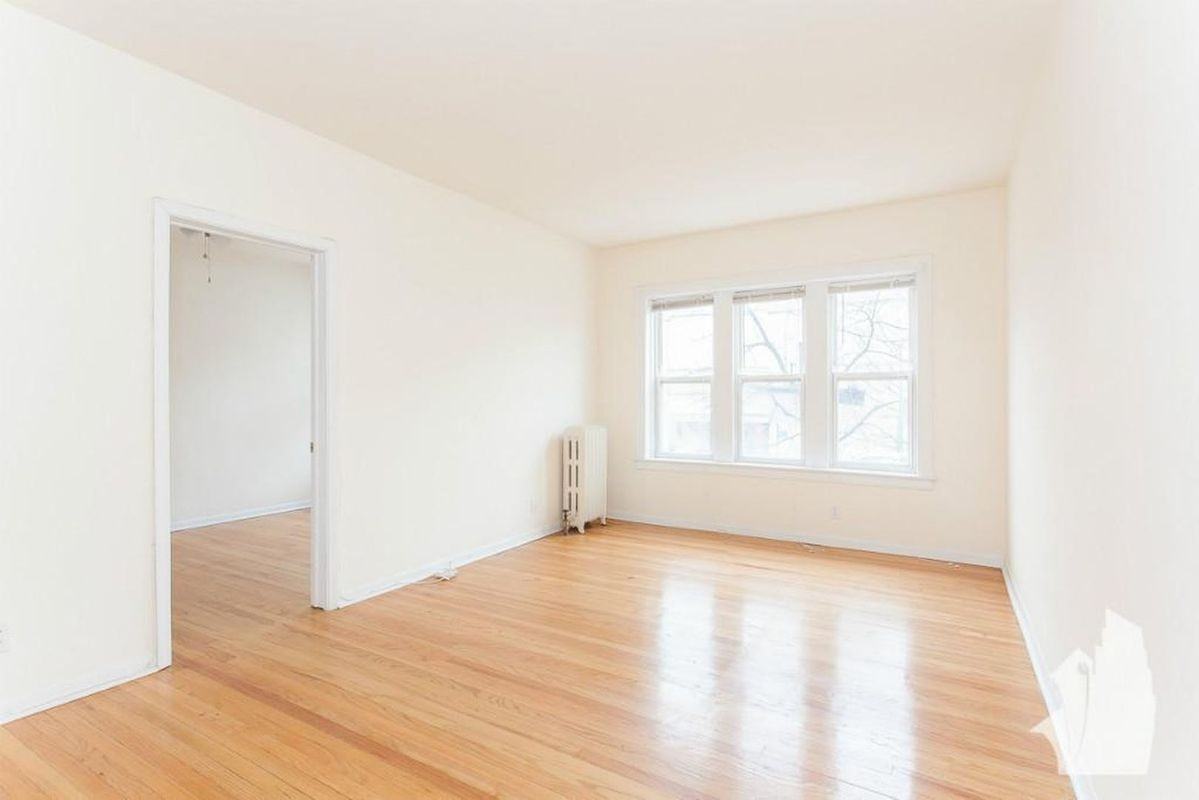 1828 W Lawrence Ave - Photo 6 of 10