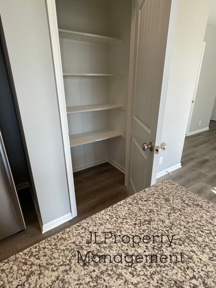 20209 E 23rd Ter Ct S - Photo 2 of 10