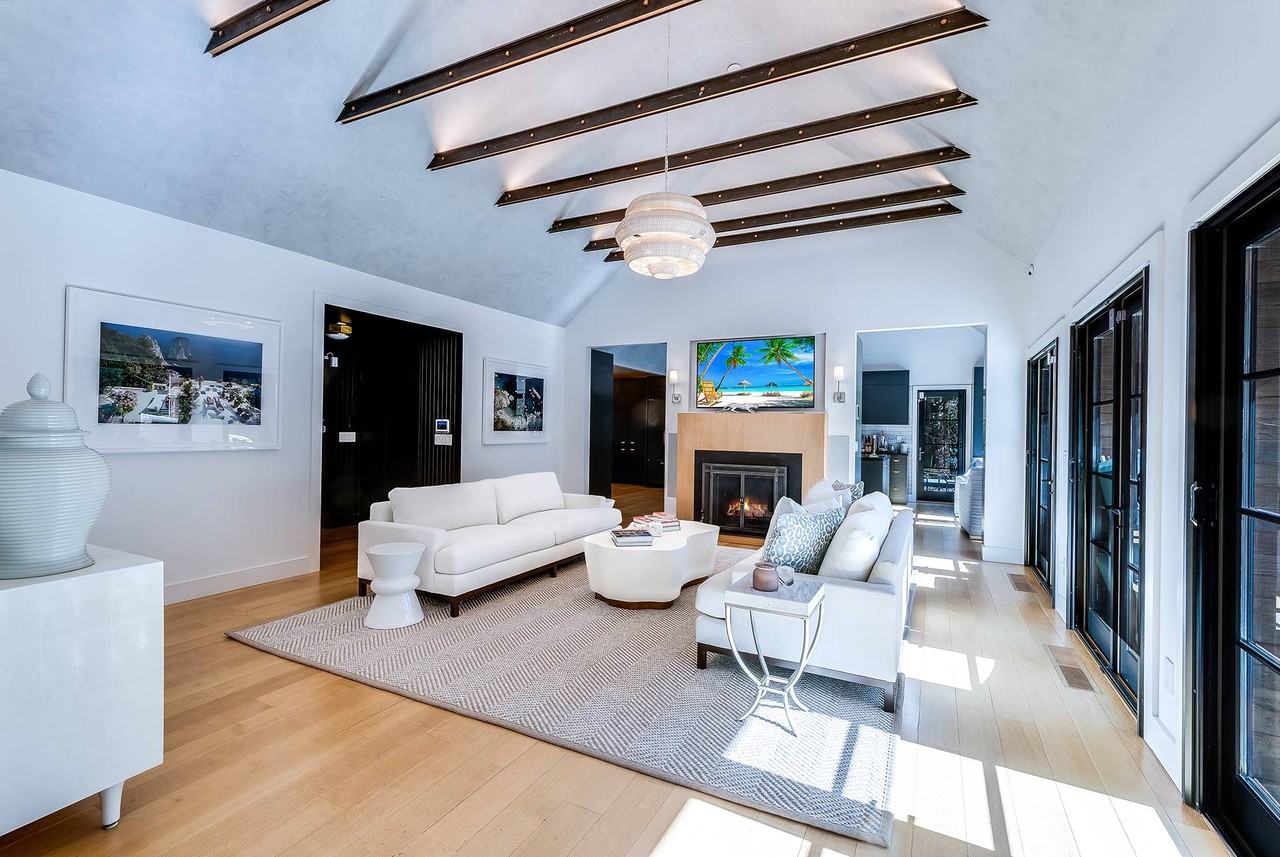 65 Mill Hill Ln - Photo 5 of 18