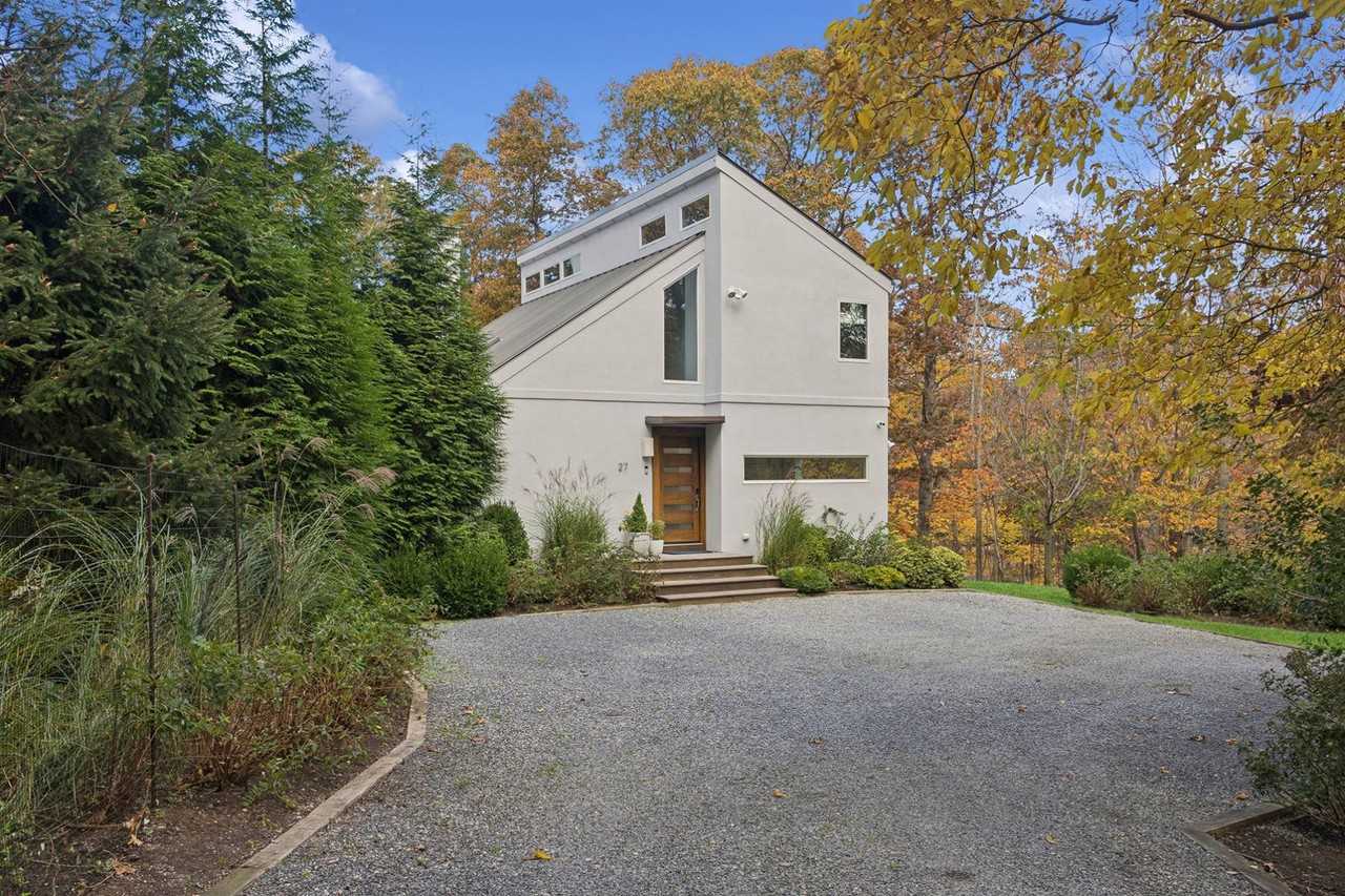 27 Landfall Rd - Photo 3 of 30