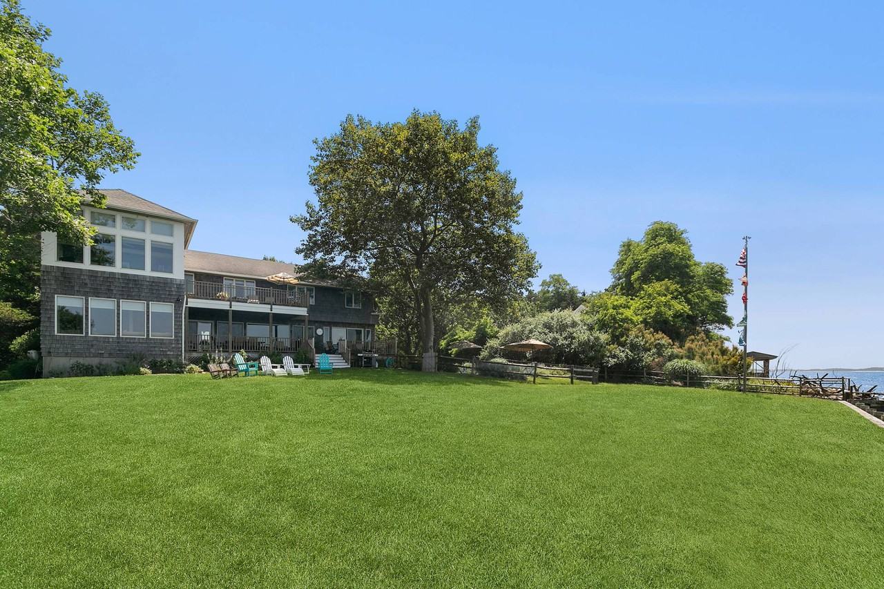 29 Bittersweet Ln - Photo 2 of 20