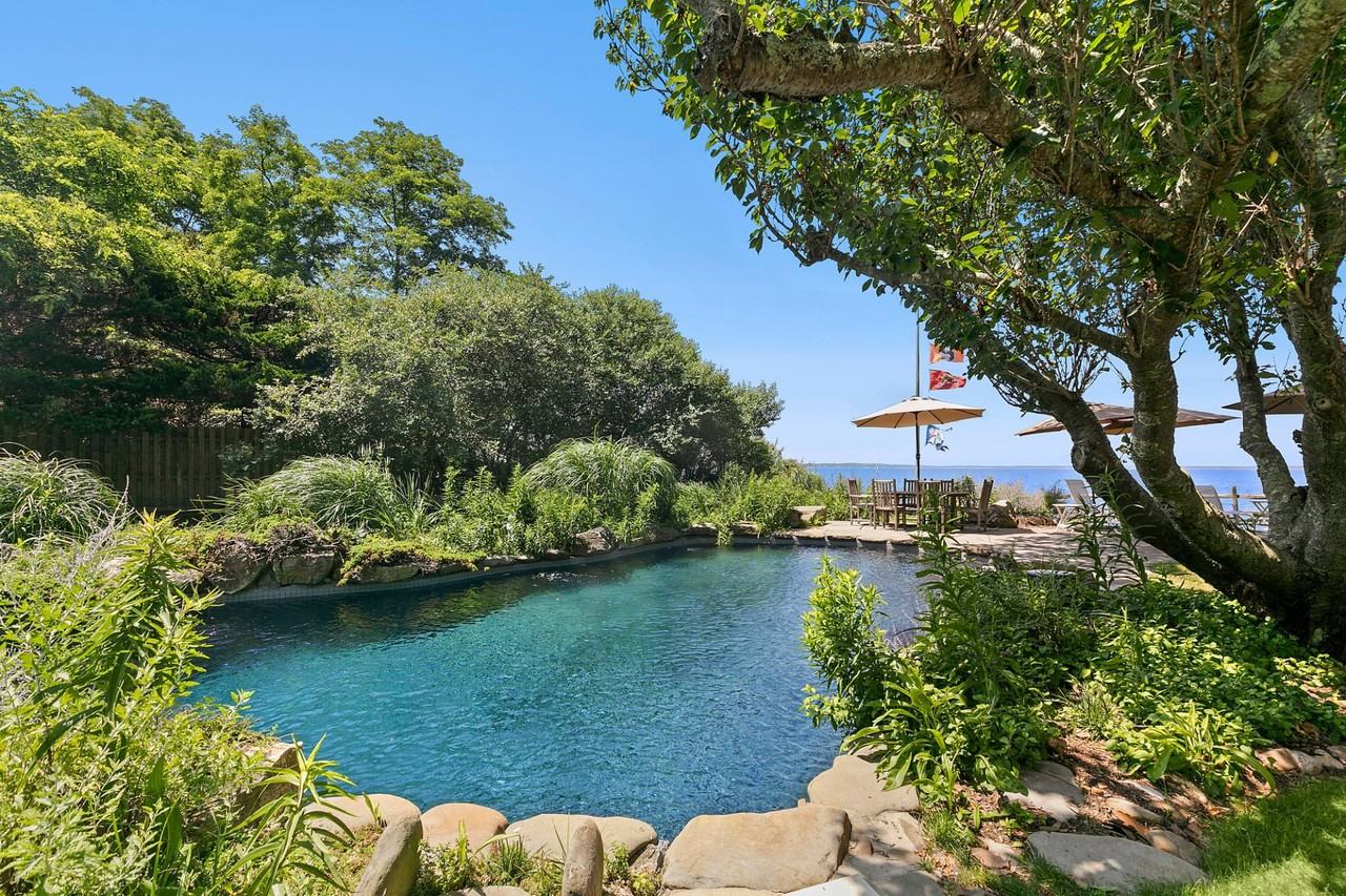 29 Bittersweet Ln - Photo 3 of 20