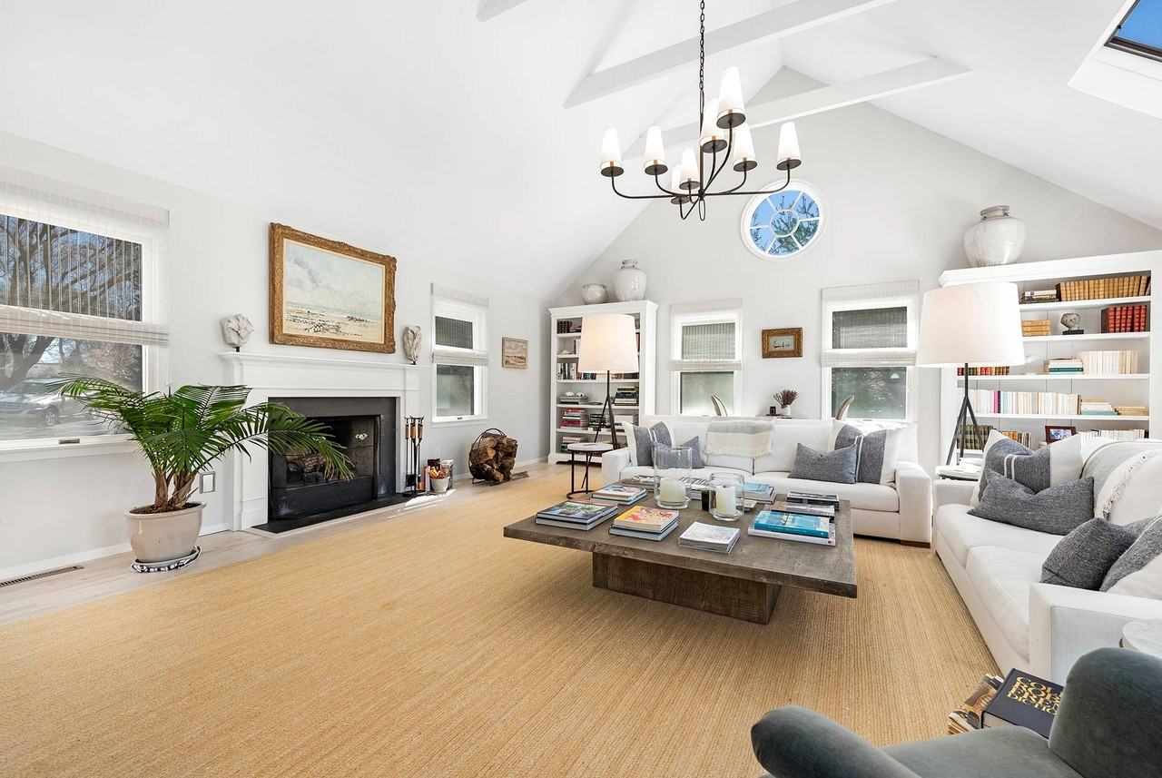 PONY RAMBLE - Photo 2 of 25