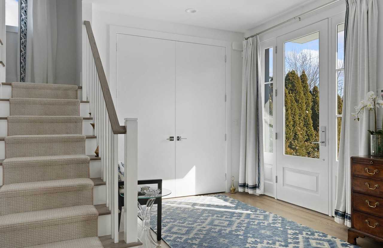 63 Middle Pond Rd - Photo 4 of 30