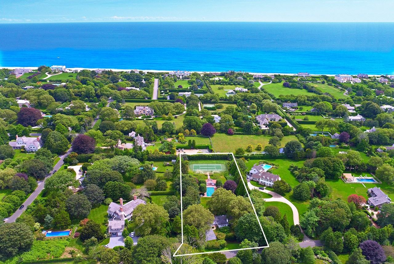 33 Apaquogue Rd - Photo 2 of 9