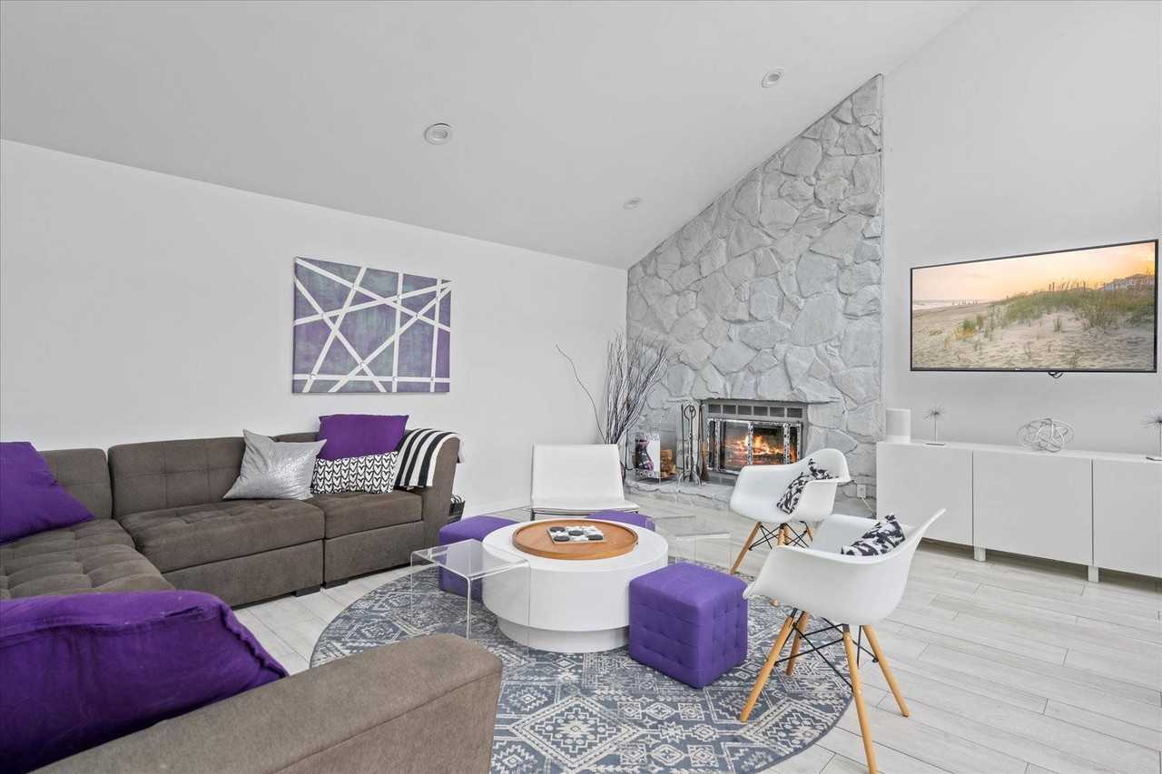 LAKEWOOD LANE - Photo 7 of 30