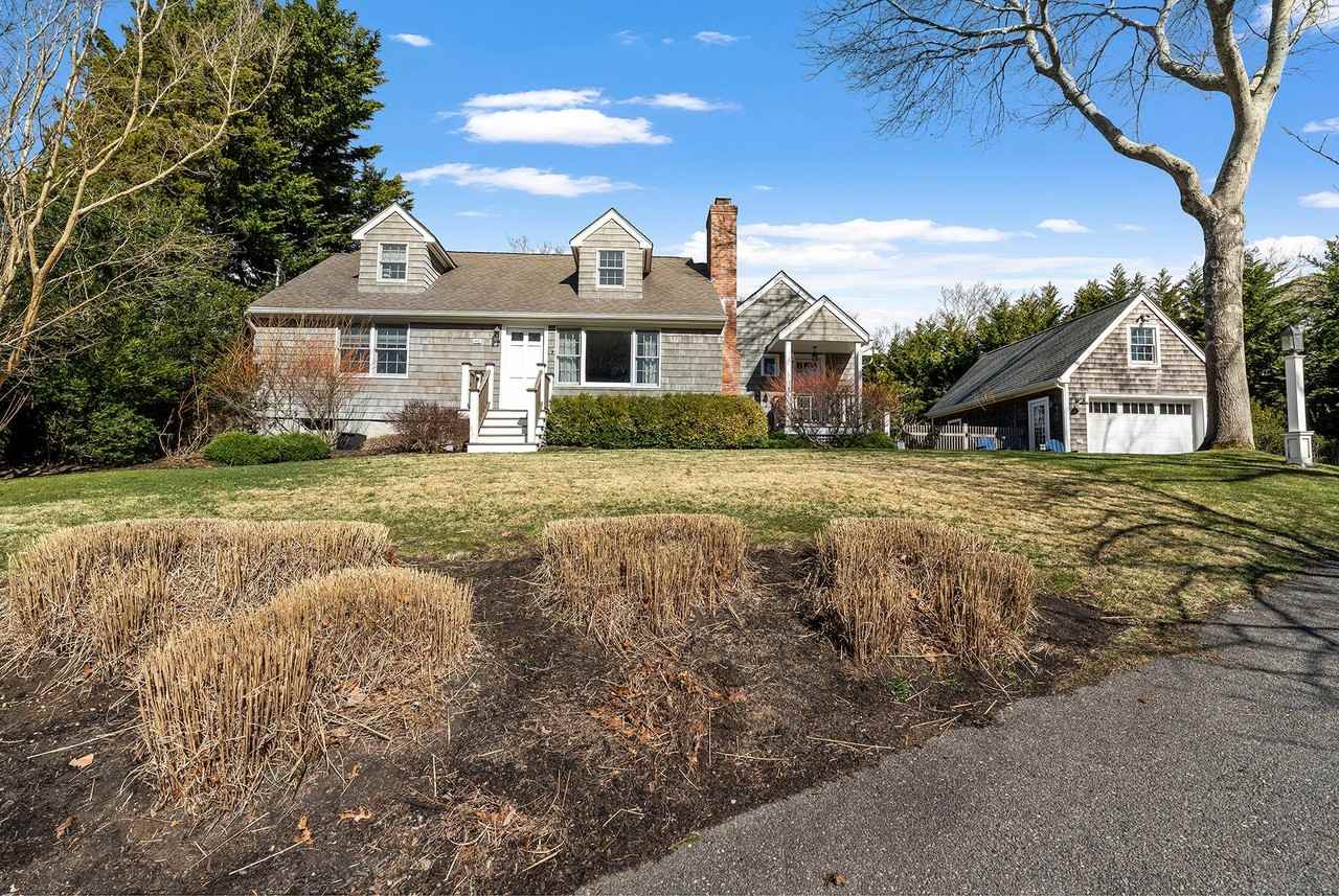 61 Long Beach Ln - Photo 2 of 15