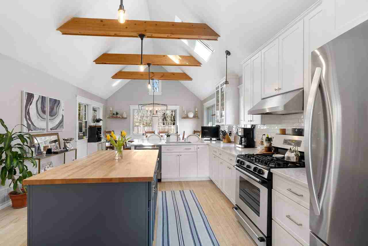 61 Long Beach Ln - Photo 3 of 15