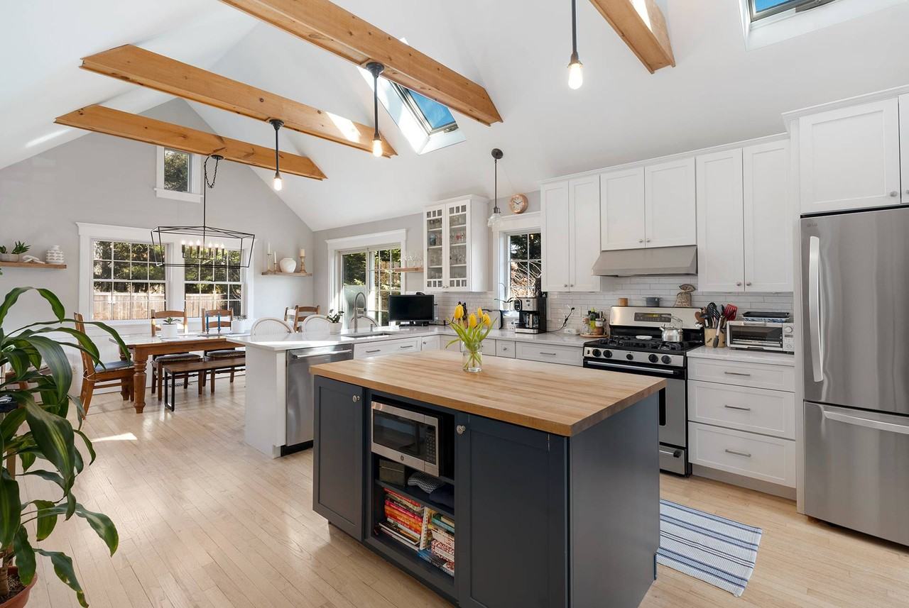 61 Long Beach Ln - Photo 4 of 15