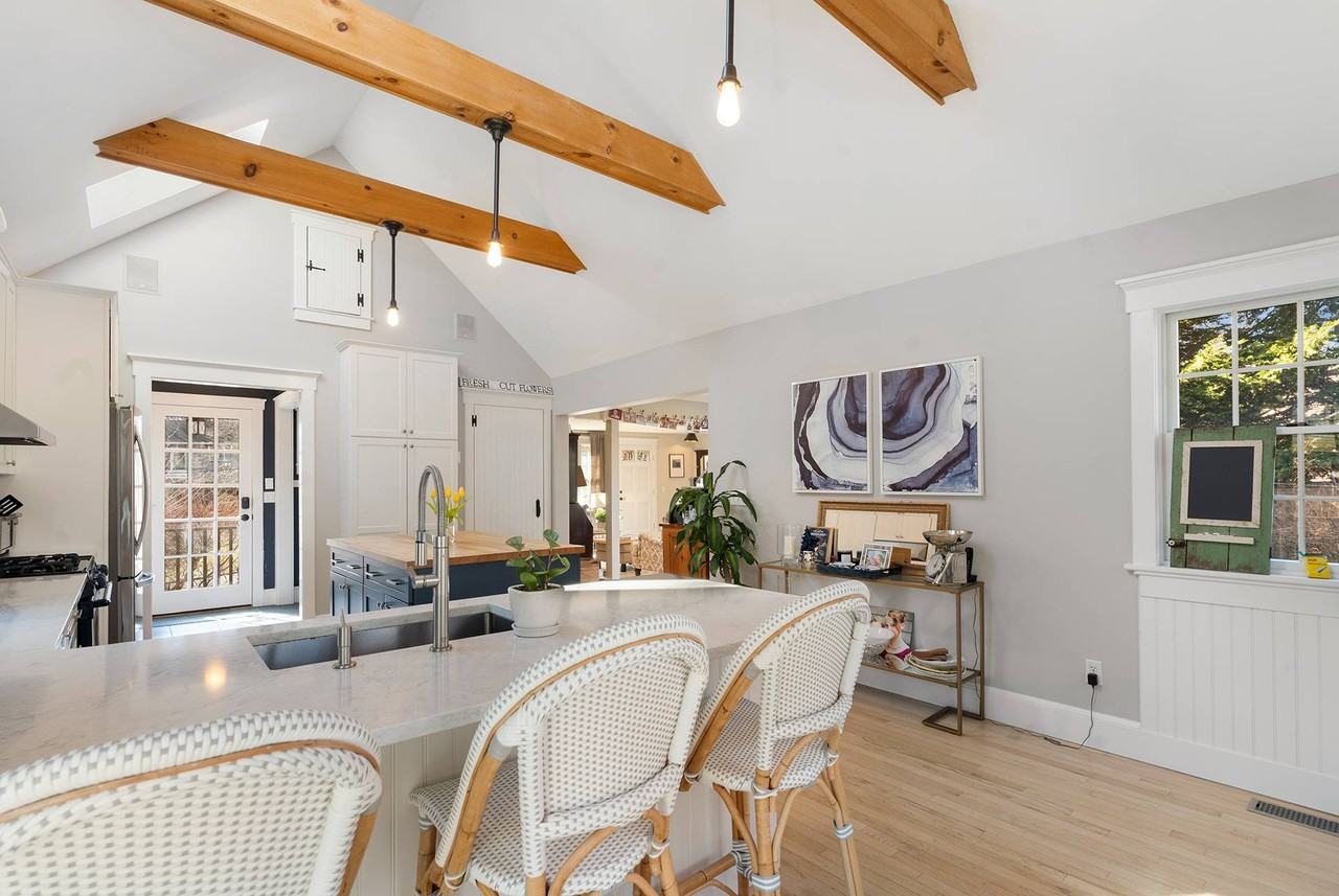 61 Long Beach Ln - Photo 6 of 15