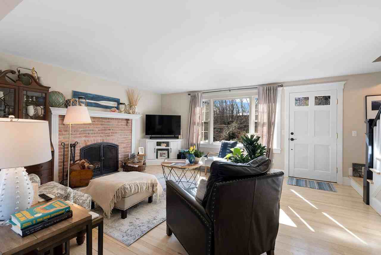 61 Long Beach Ln - Photo 7 of 15