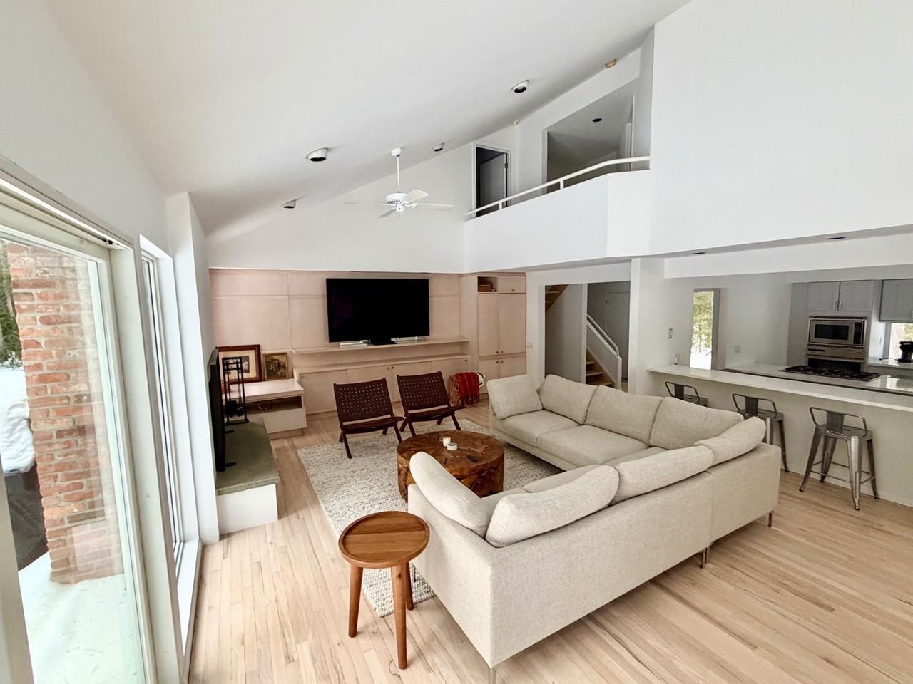 33 Oak Hill Ln - Photo 7 of 19