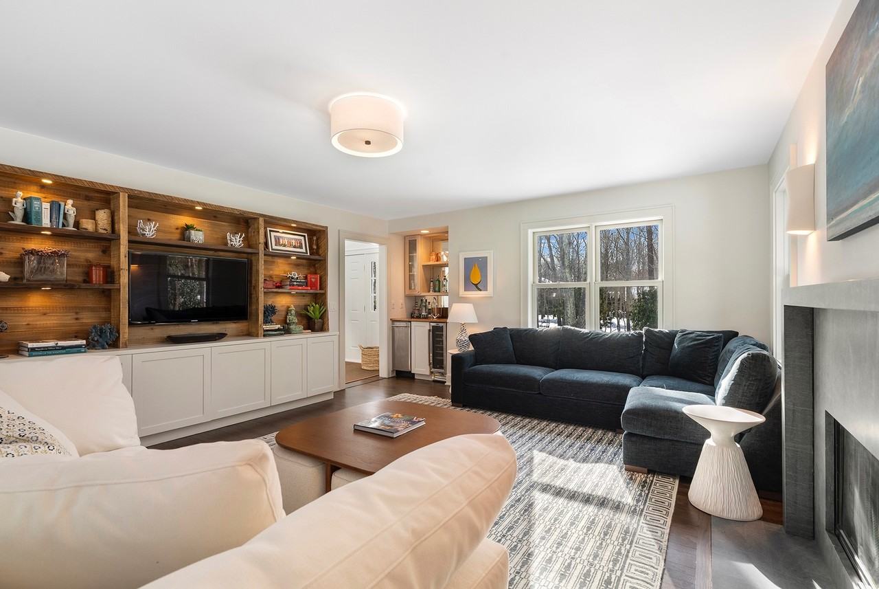 19 Dawnwood Ln - Photo 3 of 30