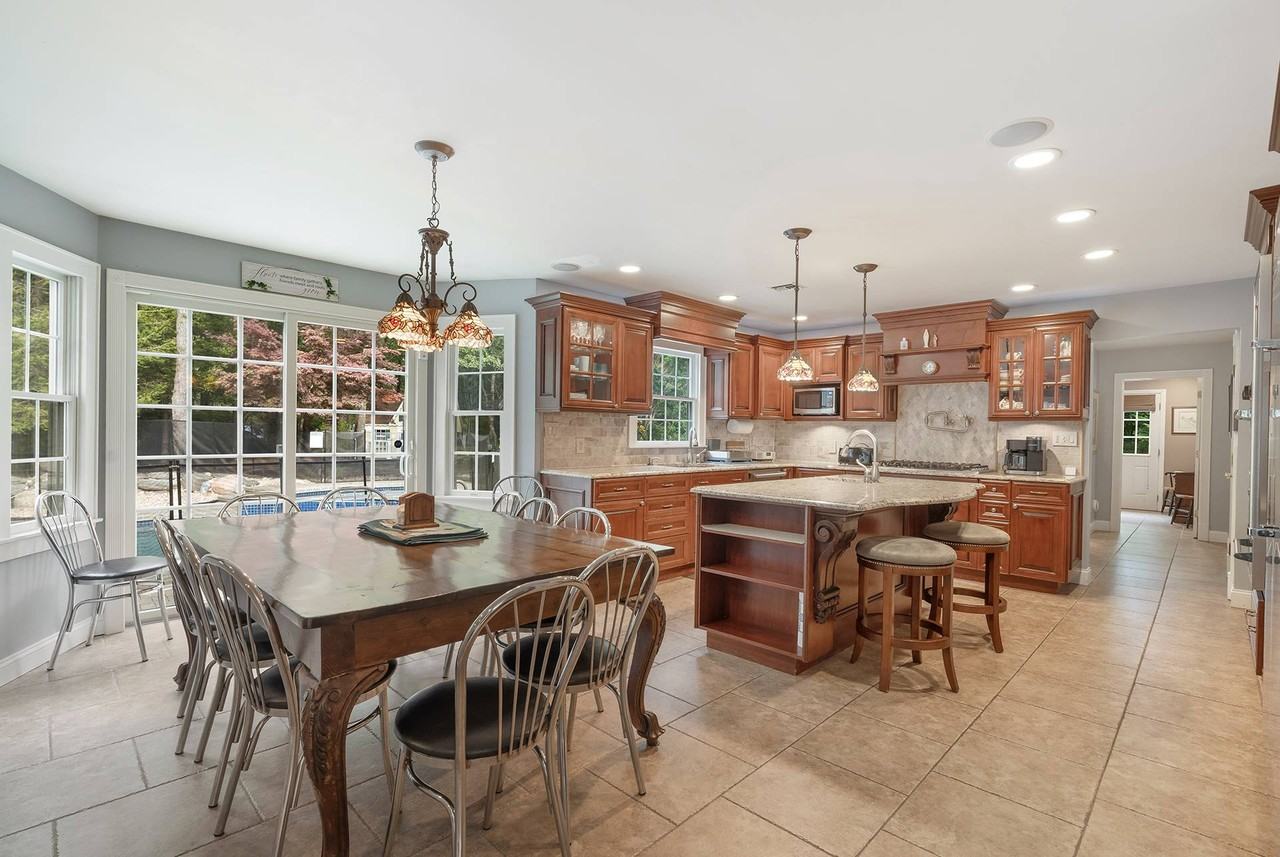 156 Maggie Dr - Photo 6 of 23