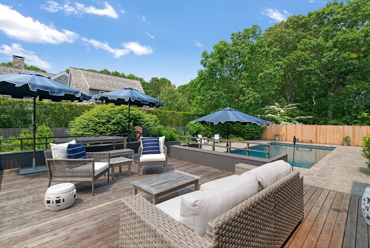 1 Oakwood Ct - Photo 5 of 13