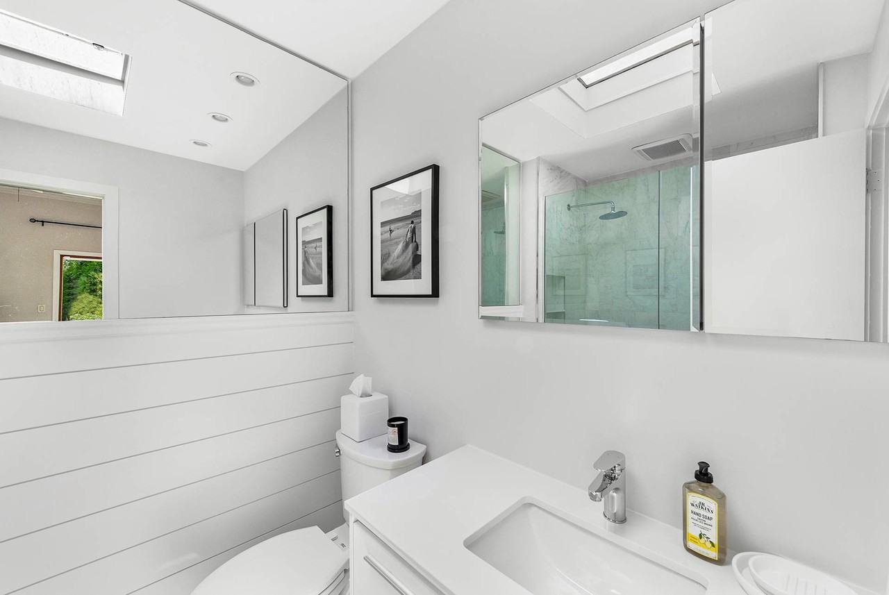 1 Oakwood Ct - Photo 7 of 13