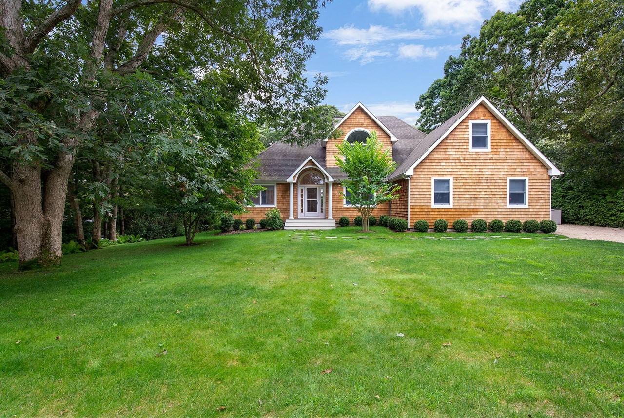 57 Spring Pond Ln - Photo 2 of 23