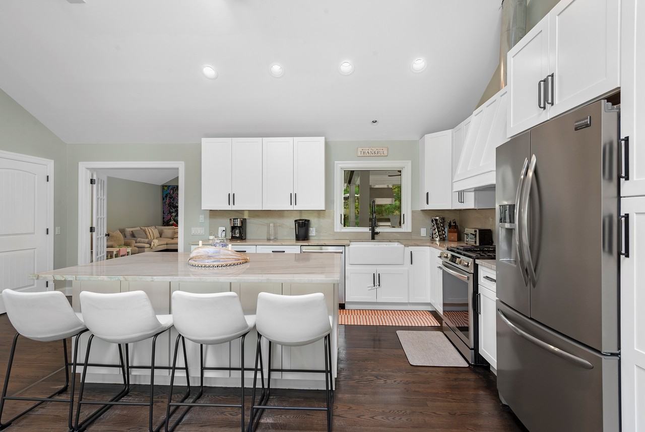 541 Wainscott Nw Rd - Photo 6 of 19