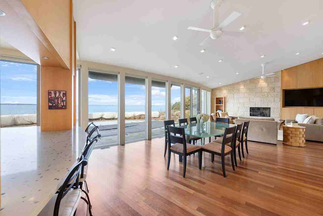 1 Bay Bluff Way - Photo 6 of 22