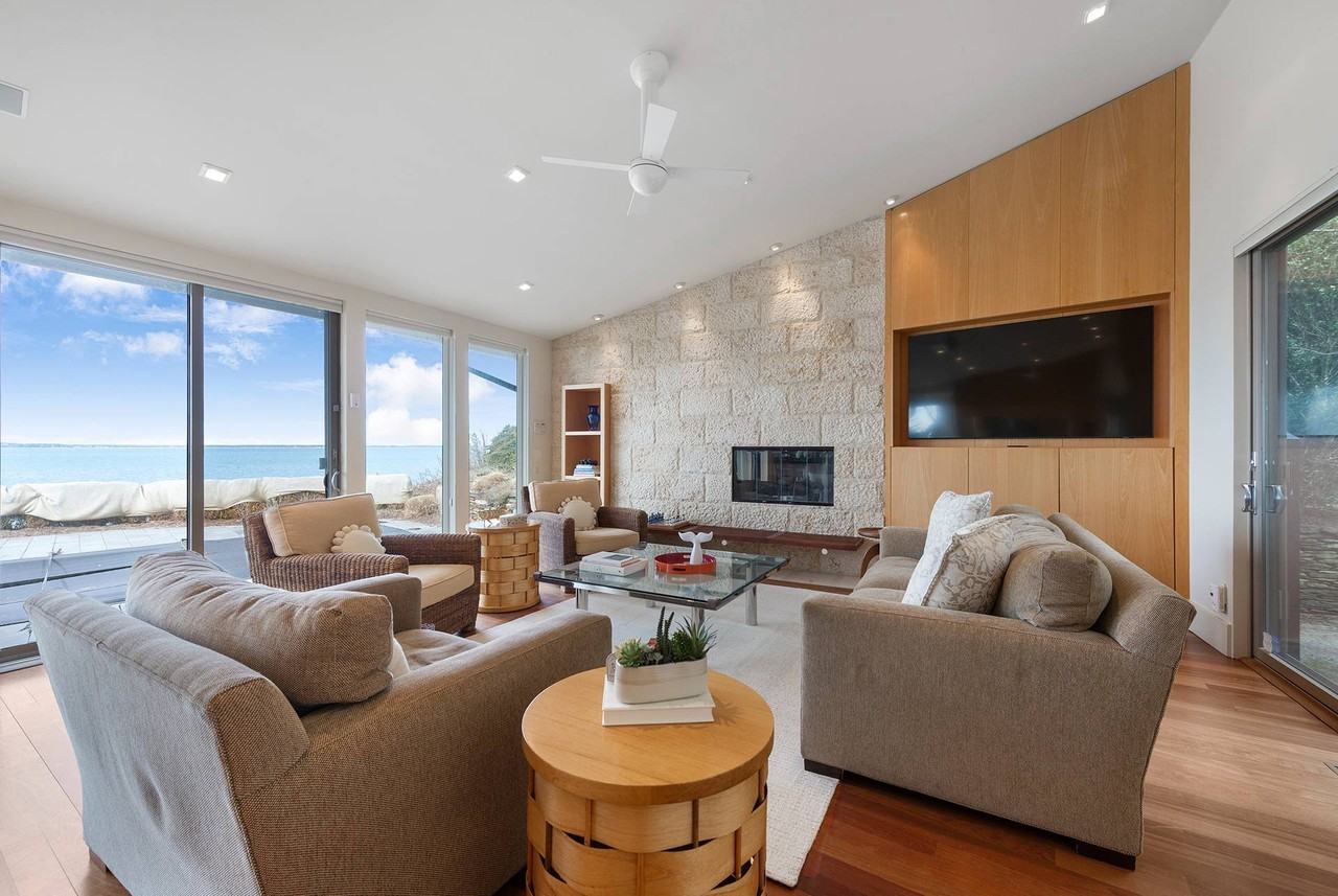 1 Bay Bluff Way - Photo 7 of 22