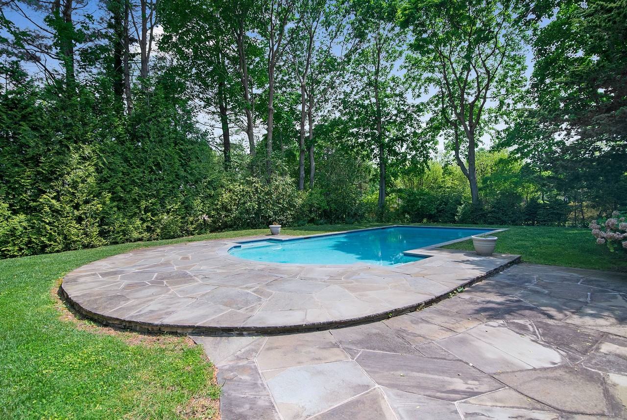 669 Hill St - Photo 6 of 12