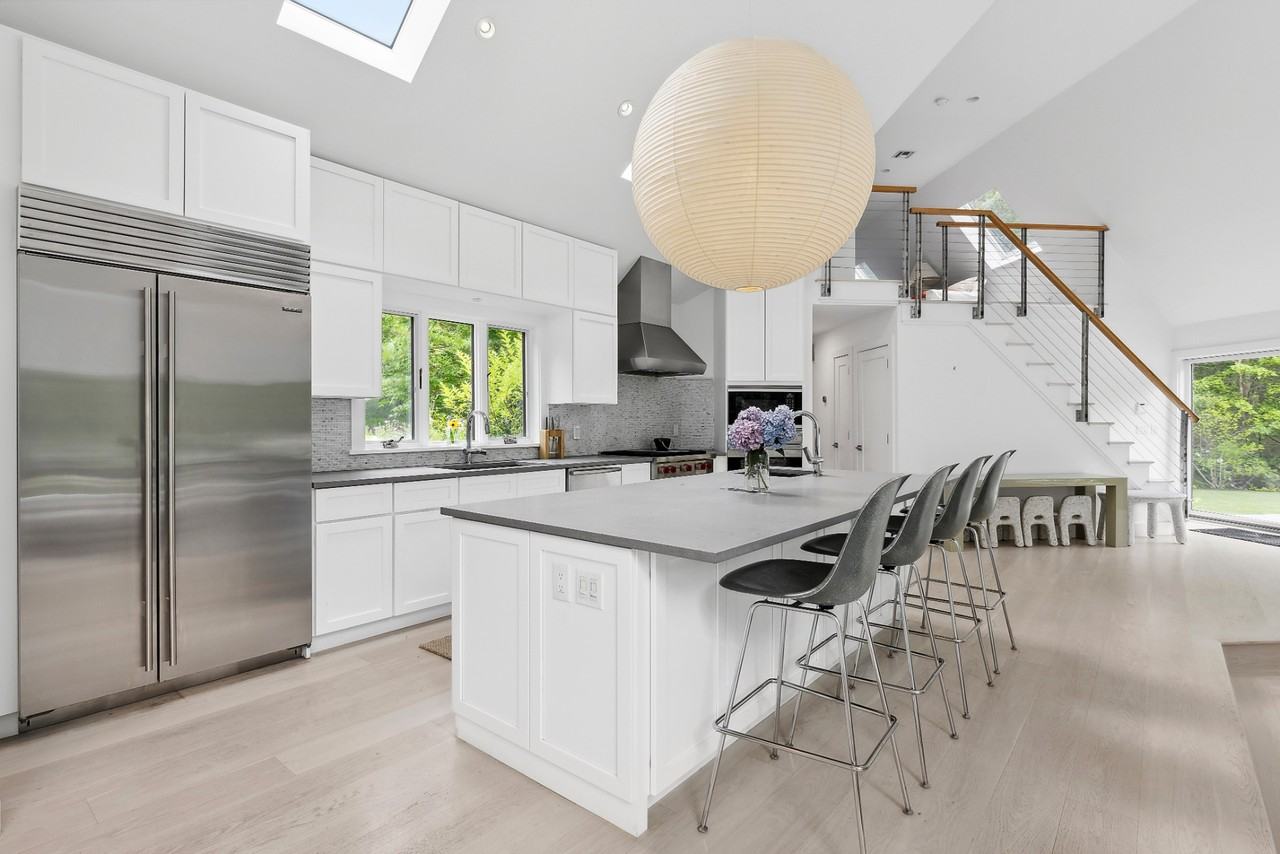 59 S Breeze Dr - Photo 2 of 16