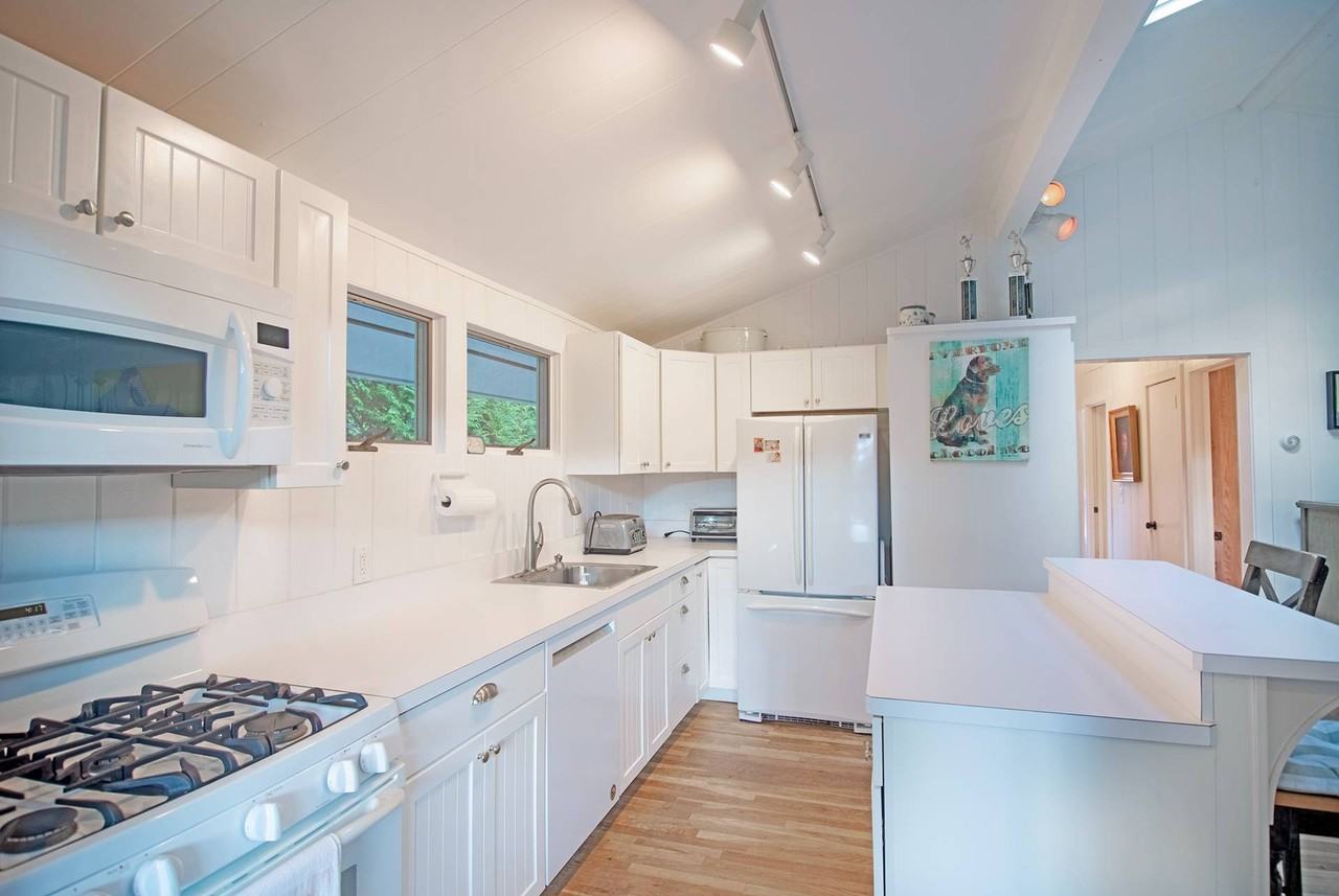 45 Hampton Ln - Photo 4 of 15